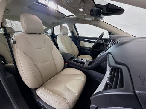 Used 2017 Ford Fusion Energi Titanium FWD image 27