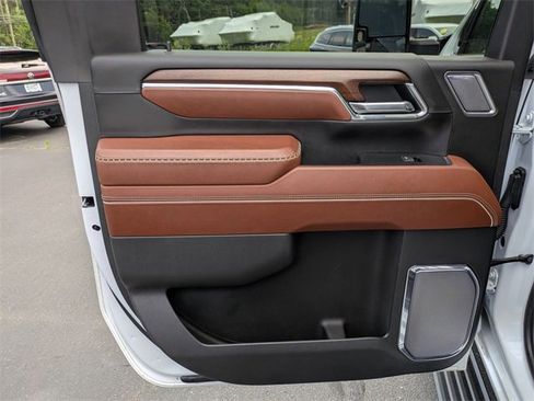 Used 2024 GMC Sierra 3500 Denali Ultimate image 28