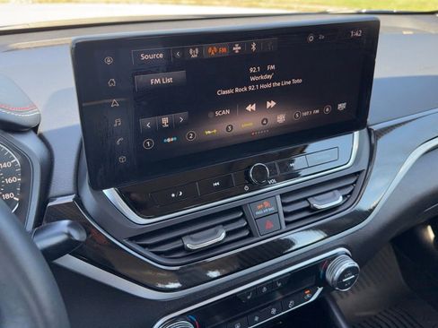 Used 2024 Nissan Altima 2.0 SR image 18