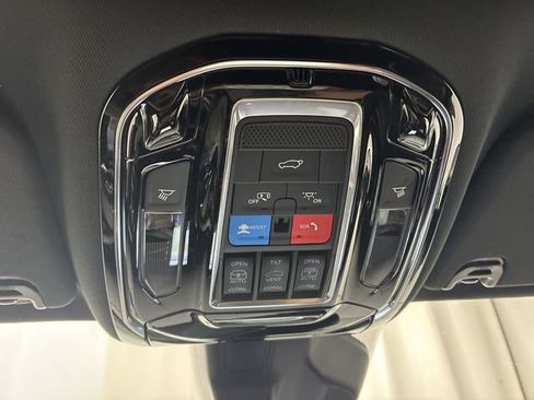 Used 2026 Jeep Grand Wagoneer Summit image 23