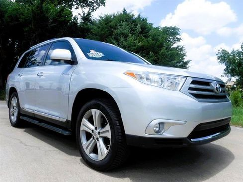 Used 2013 Toyota Highlander Limited FWD image 3