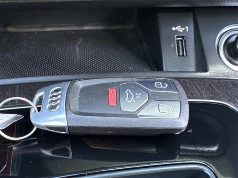 Used 2021 Audi Q5 2.0T Premium w/ Convenience Package image 31