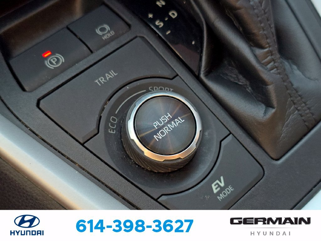 Used 2021 Toyota RAV4 Limited AWD/4WD image 33