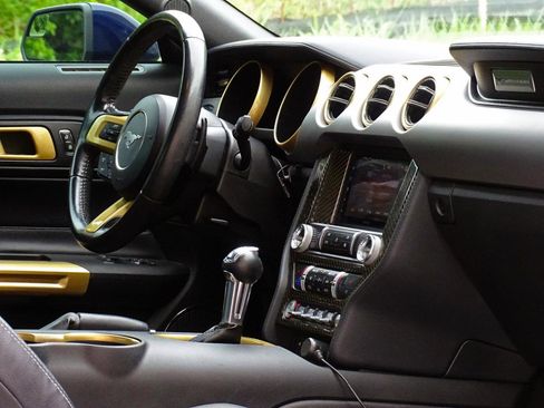 Used 2019 Ford Mustang Premium RWD image 27