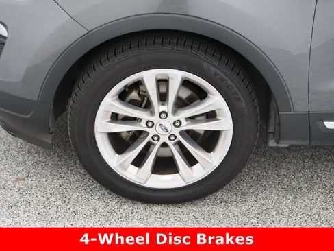 Used 2018 Ford Explorer XLT w/ Equipment Group 202A image 11