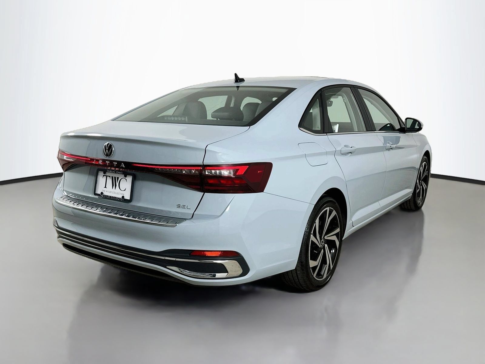 Used 2026 Volkswagen Jetta SEL FWD image 5