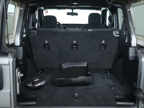 Used 2018 Jeep Wrangler Unlimited Sport S image 30