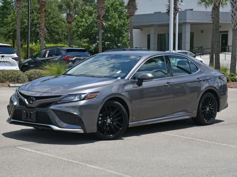 Used 2023 Toyota Camry XSE image 6