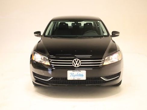 Used 2014 Volkswagen Passat 1.8T S FWD image 3