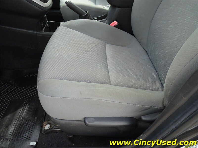 Used 2010 Toyota Matrix S w/ Sport Pkg FWD image 29