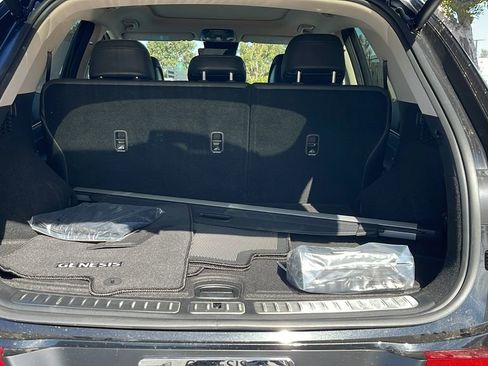 New 2025 Genesis GV70 2.5T w/ Select Package image 32