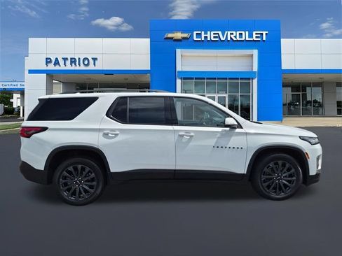 Used 2022 Chevrolet Traverse RS w/ LPO, Floor Liner Package AWD/4WD image 11