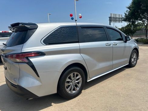 Used 2022 Toyota Sienna LE FWD image 8