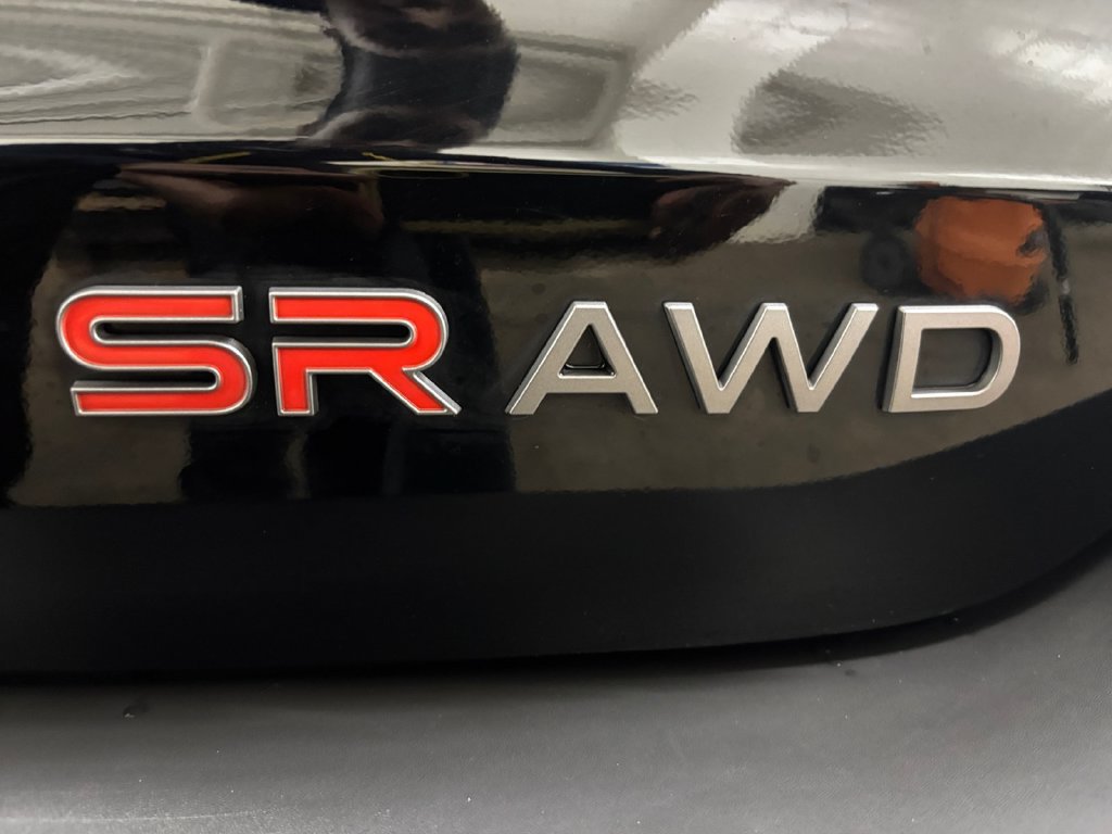 Used 2025 Nissan Kicks SR AWD/4WD image 33