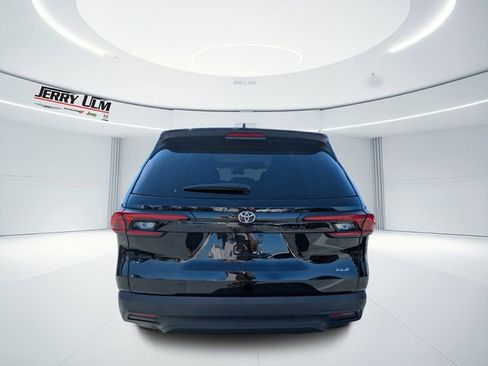 Used 2025 Toyota Grand Highlander XLE image 4