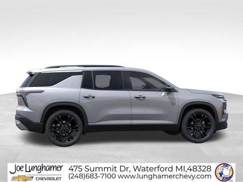 New 2026 Chevrolet Traverse LT w/ Driver Confidence Package FWD image 5