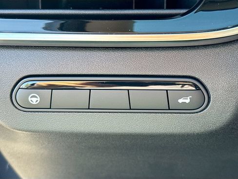 Used 2026 INFINITI QX60 Luxe w/ Cargo Package FWD image 11