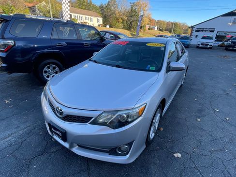 Used 2014 Toyota Camry SE image 15