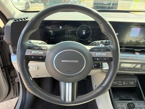 Used 2024 Hyundai Kona Limited AWD/4WD image 16