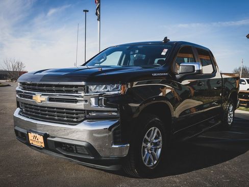 Used 2020 Chevrolet Silverado 1500 LT w/ All-Star Edition image 18