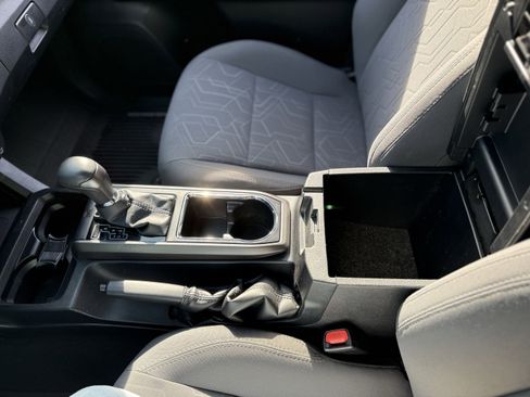 Used 2019 Toyota Tacoma TRD Off-Road image 23