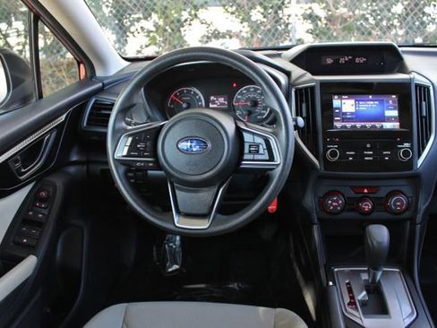 Used 2019 Subaru Impreza 2.0i Premium image 11