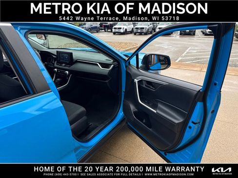 Used 2021 Toyota RAV4 LE AWD/4WD image 42