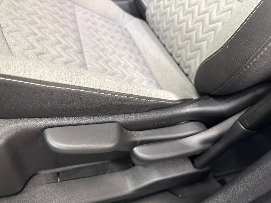 Used 2024 Chevrolet Equinox LS FWD image 24