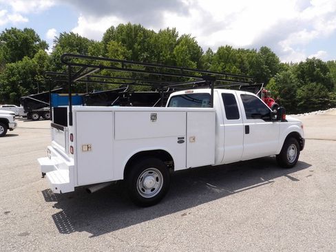Used 2015 Ford F250 XL w/ Power Equipment Group RWD image 8