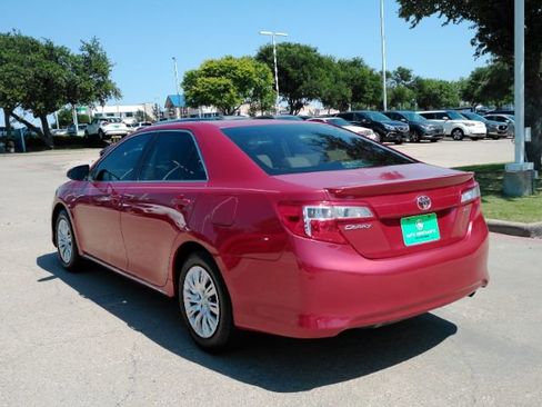 Used 2012 Toyota Camry LE FWD image 8