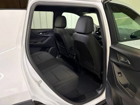 Used 2025 Chevrolet Equinox LT FWD image 19