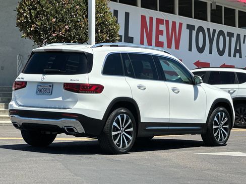 Used 2022 Mercedes-Benz GLB 250 4MATIC image 5