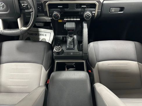 Used 2025 Toyota Tacoma TRD Off-Road image 38