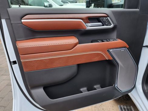 New 2026 GMC Sierra 2500 Denali Ultimate image 15