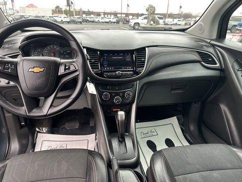 Used 2022 Chevrolet Trax LT AWD/4WD image 12