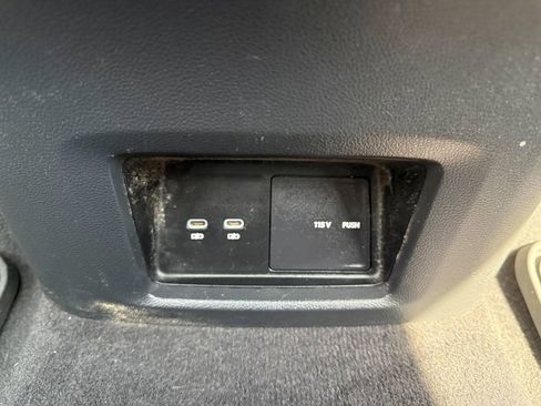 Used 2024 Volkswagen Atlas SE FWD image 37