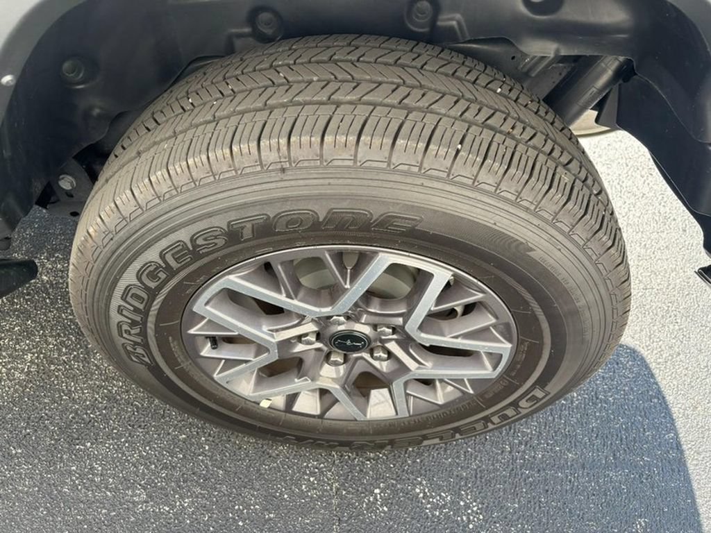 Used 2025 Jeep Wrangler Unlimited Sahara AWD/4WD image 9