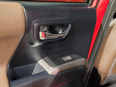 Used 2017 Toyota Tacoma Limited image 36