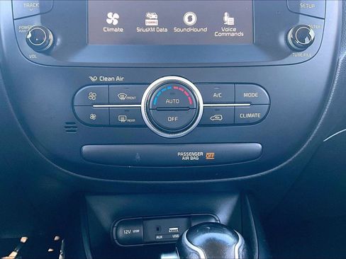Used 2018 Kia Soul + image 31