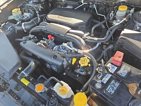 Used 2011 Subaru Outback 2.5i Limited w/ PWR Moonroof Pkg image 22