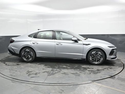 New 2026 Hyundai Sonata SEL image 3