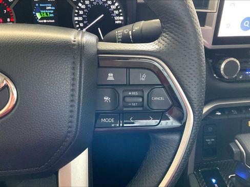 Used 2023 Toyota Tundra Limited AWD/4WD image 11