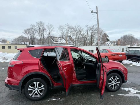 Used 2016 Toyota RAV4 LE image 8