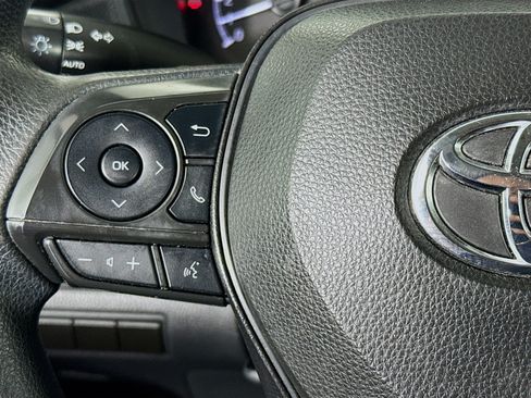 Used 2022 Toyota Corolla LE FWD image 13