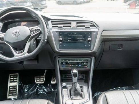 Used 2024 Volkswagen Tiguan SE R-Line AWD/4WD image 16
