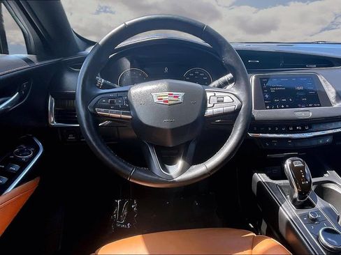 Used 2022 Cadillac XT4 Premium Luxury AWD/4WD image 8