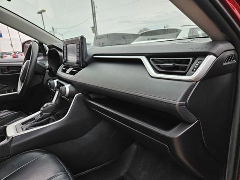 Used 2020 Toyota RAV4 LE image 22