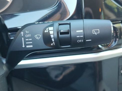 Used 2025 Nissan Pathfinder SL image 21