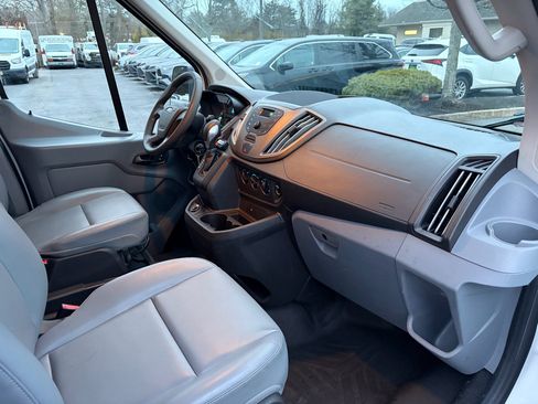 Used 2018 Ford Transit 150 XL image 24