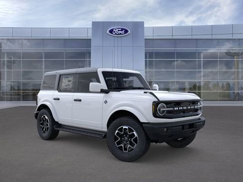 New 2026 Ford Bronco Outer Banks image 7